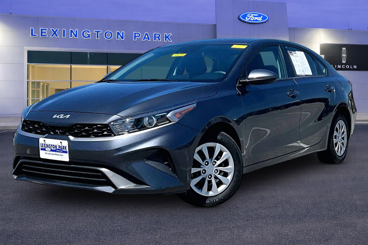 Used 2024 Kia Forte LX FWD image 3