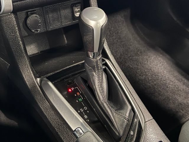 Used 2019 Toyota Corolla LE FWD image 29