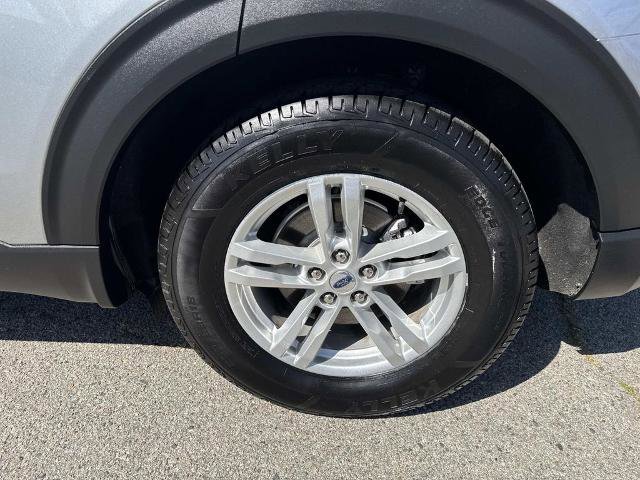 Certified 2022 Ford Explorer XLT w/ Equipment Group 202A RWD image 9