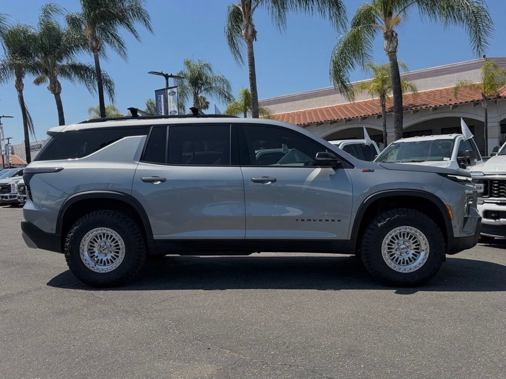 Used 2025 Chevrolet Traverse Z71 w/ Enhanced Driving Package AWD/4WD image 9