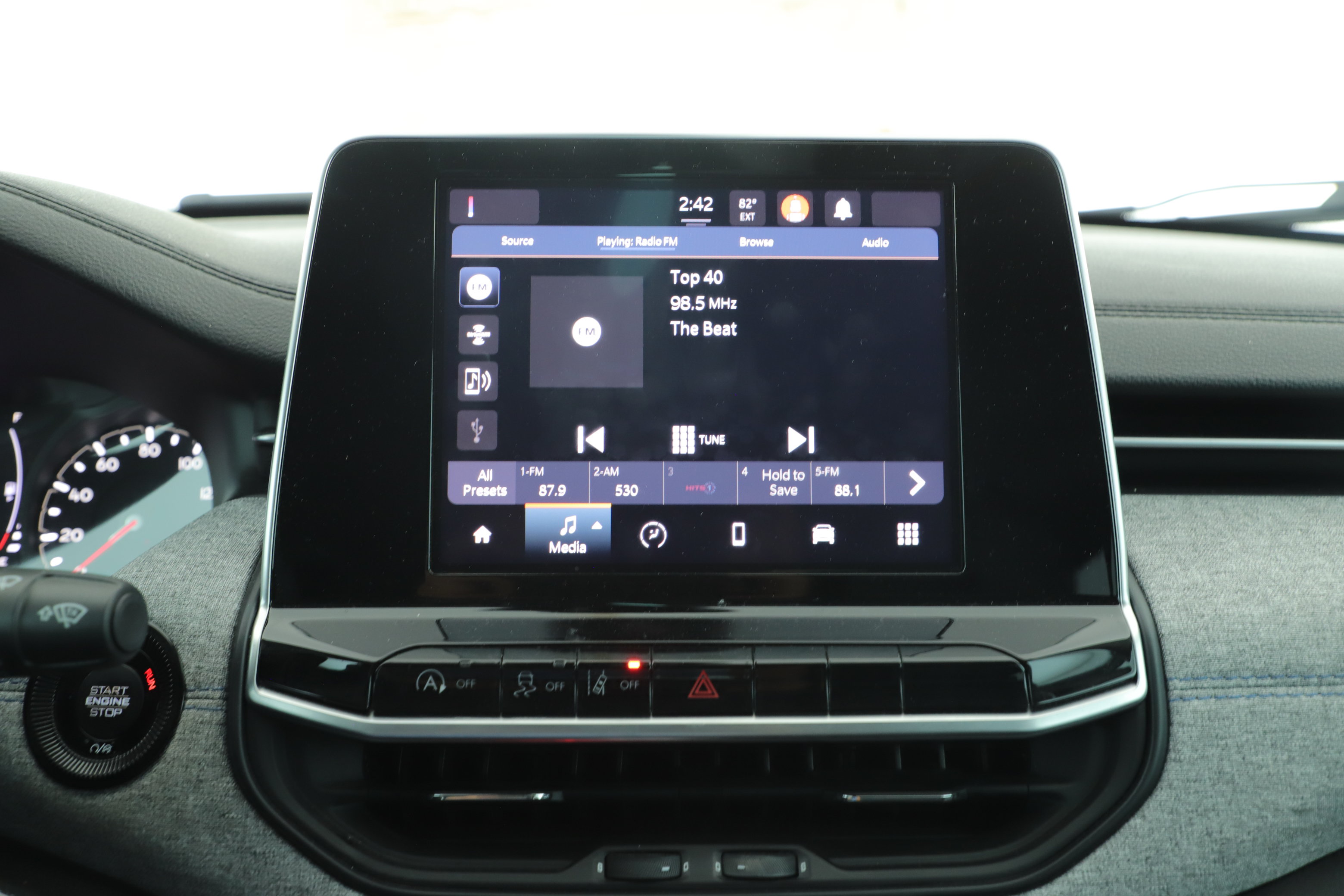 Used 2022 Jeep Compass Latitude FWD image 18
