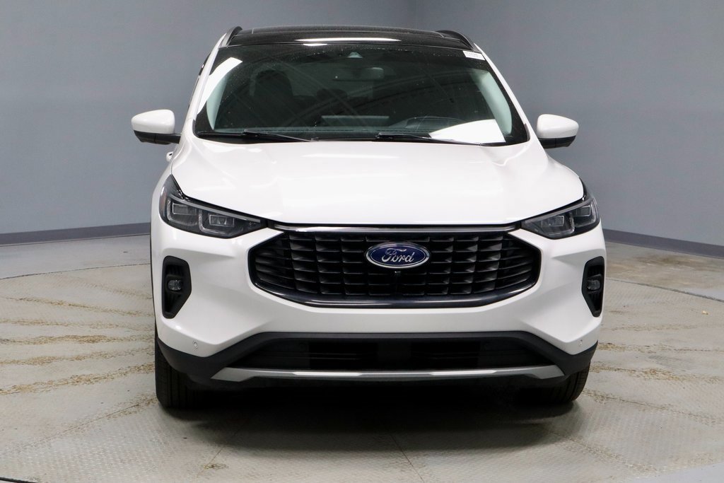 Certified 2024 Ford Escape SE w/ PHEV Premium Package image 8