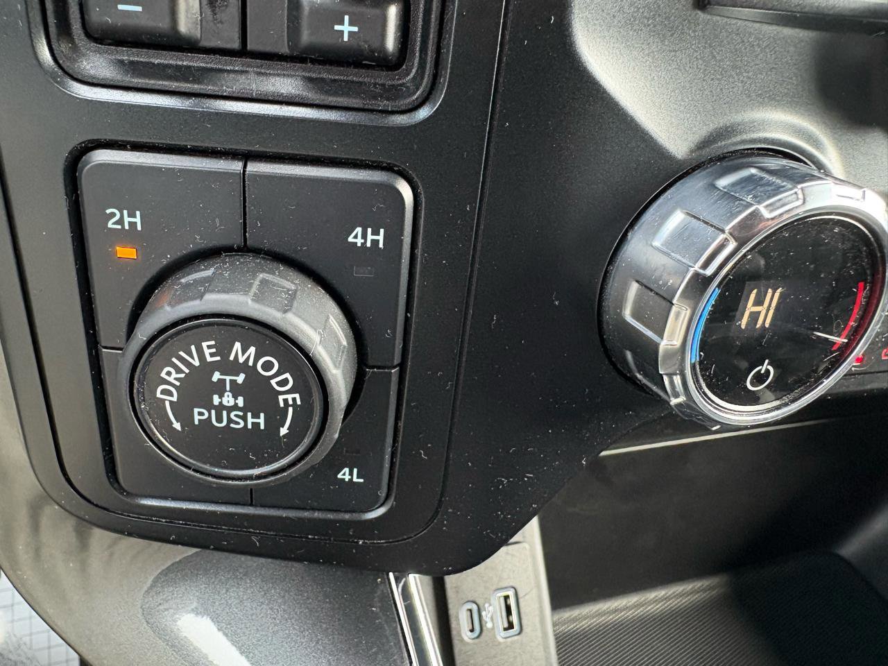 Certified 2021 Ford F150 XLT w/ Equipment Group 302A High image 33