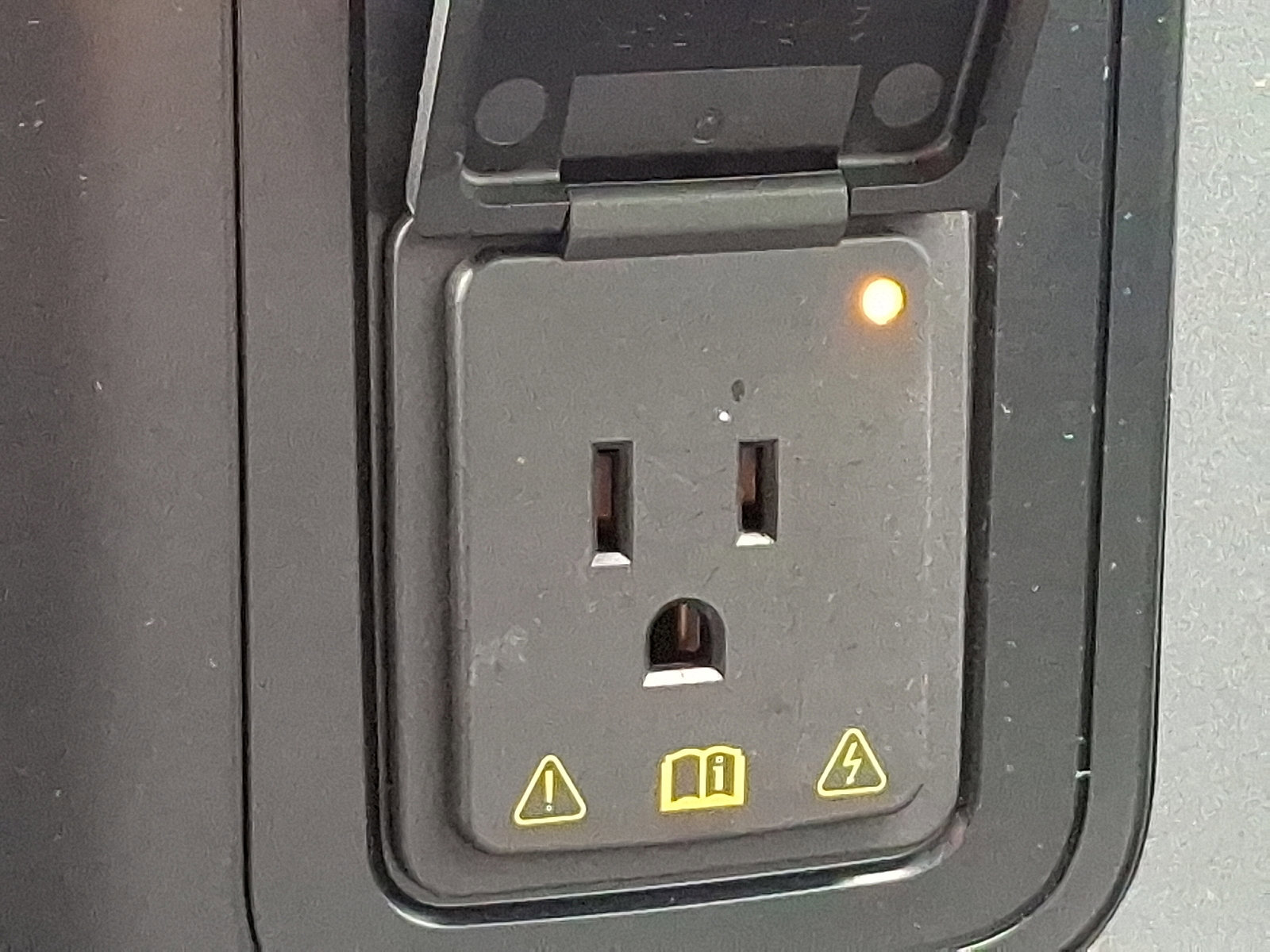 Certified 2022 Ford F150 XLT w/ Equipment Group 302A High image 25