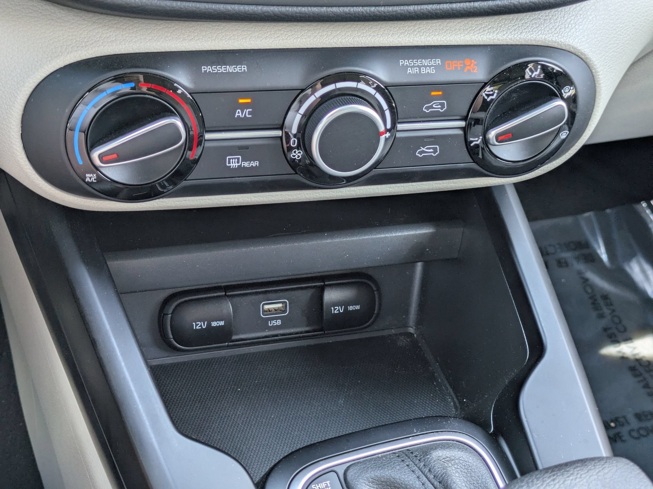 Used 2025 Kia Soul LX FWD image 19