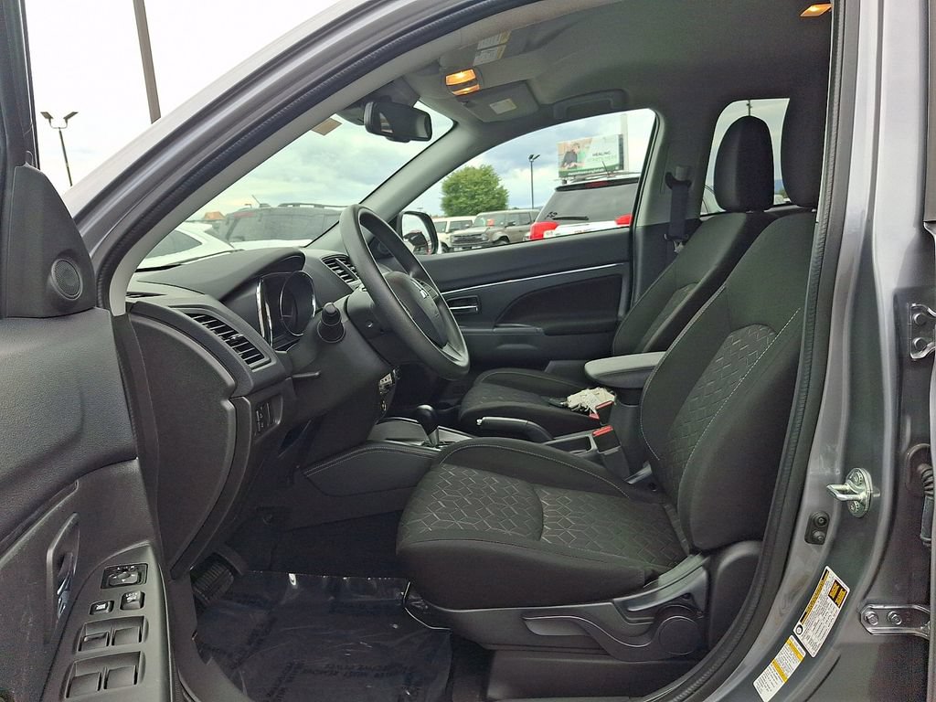 Used 2025 Mitsubishi Outlander Sport ES AWD/4WD image 13
