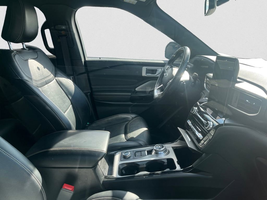 Certified 2021 Ford Explorer ST w/ ST Street Pack image 10