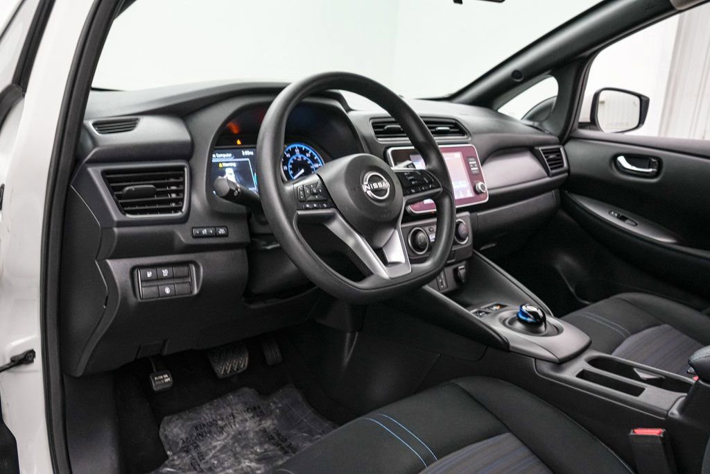 Used 2023 Nissan Leaf S image 12