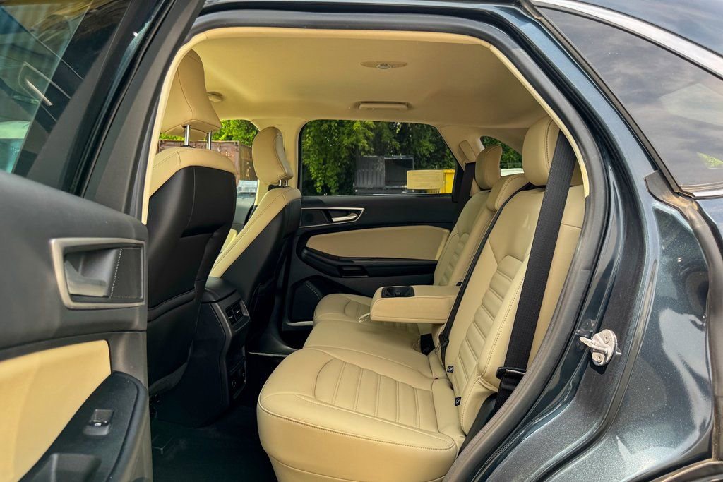 Certified 2022 Ford Edge SEL w/ Convenience Package AWD/4WD image 16