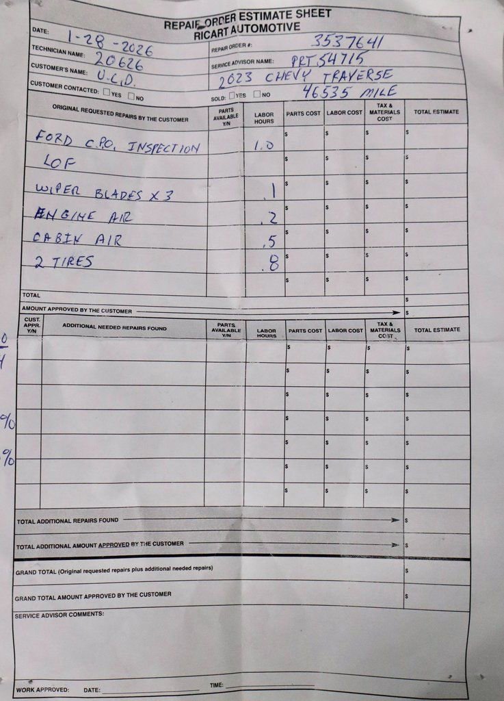 Used 2023 Chevrolet Traverse LT w/ LPO, Floor Liner Package image 12