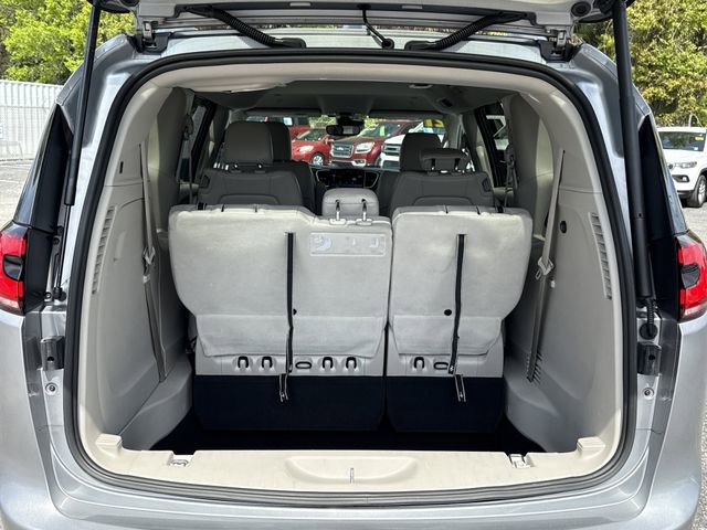 Used 2021 Chrysler Pacifica Touring-L w/ Premium & Safety Sphere Group image 21