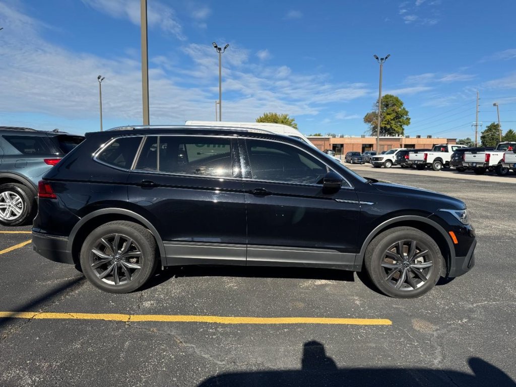 Used 2023 Volkswagen Tiguan SE FWD image 4
