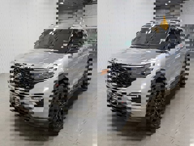 Certified 2023 Ford Explorer ST w/ Equipment Group 401A image 5