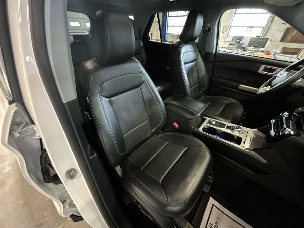 Certified 2021 Ford Explorer Limited w/ Hybrid Equipment Group 310A AWD/4WD image 26