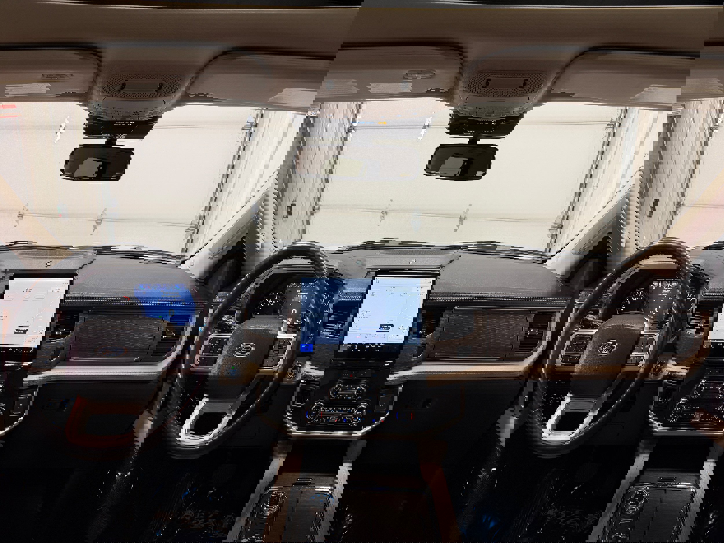 Certified 2024 Ford Expedition Limited image 3