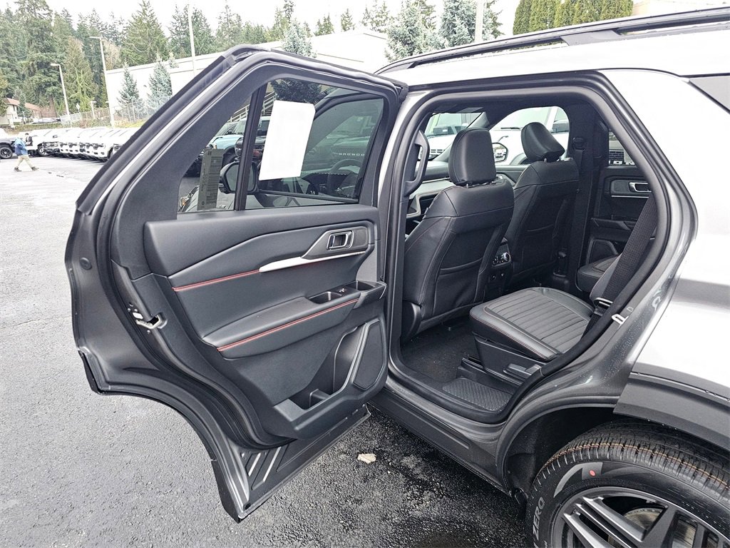 Certified 2026 Ford Explorer ST-Line w/ ST-Line Street Pack image 15