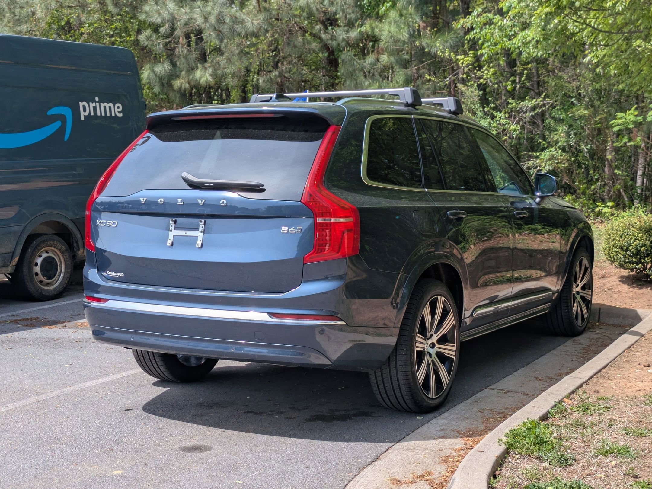 Used 2023 Volvo XC90 B6 Ultimate w/ Protection Package AWD/4WD image 3