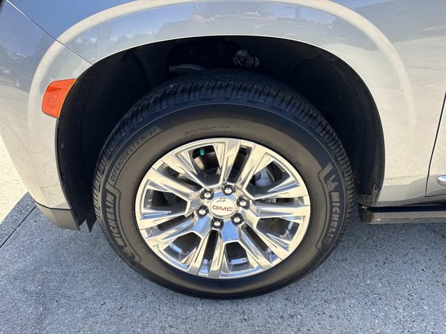 Used 2023 GMC Yukon XL Denali AWD/4WD image 4