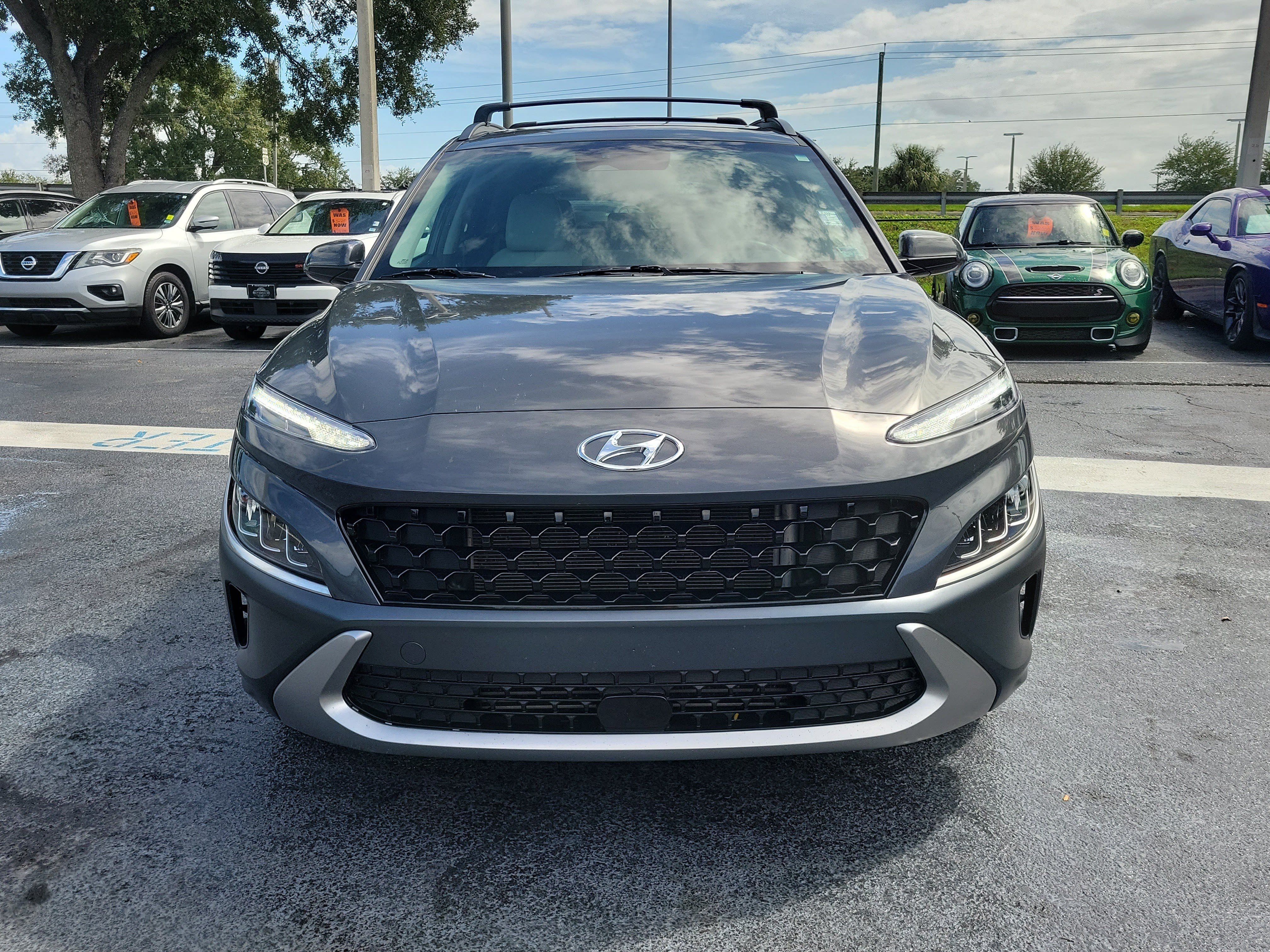 Used 2023 Hyundai Kona Limited AWD/4WD image 2