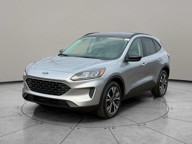 Certified 2022 Ford Escape SE w/ SE Sport Appearance Package AWD/4WD image 3