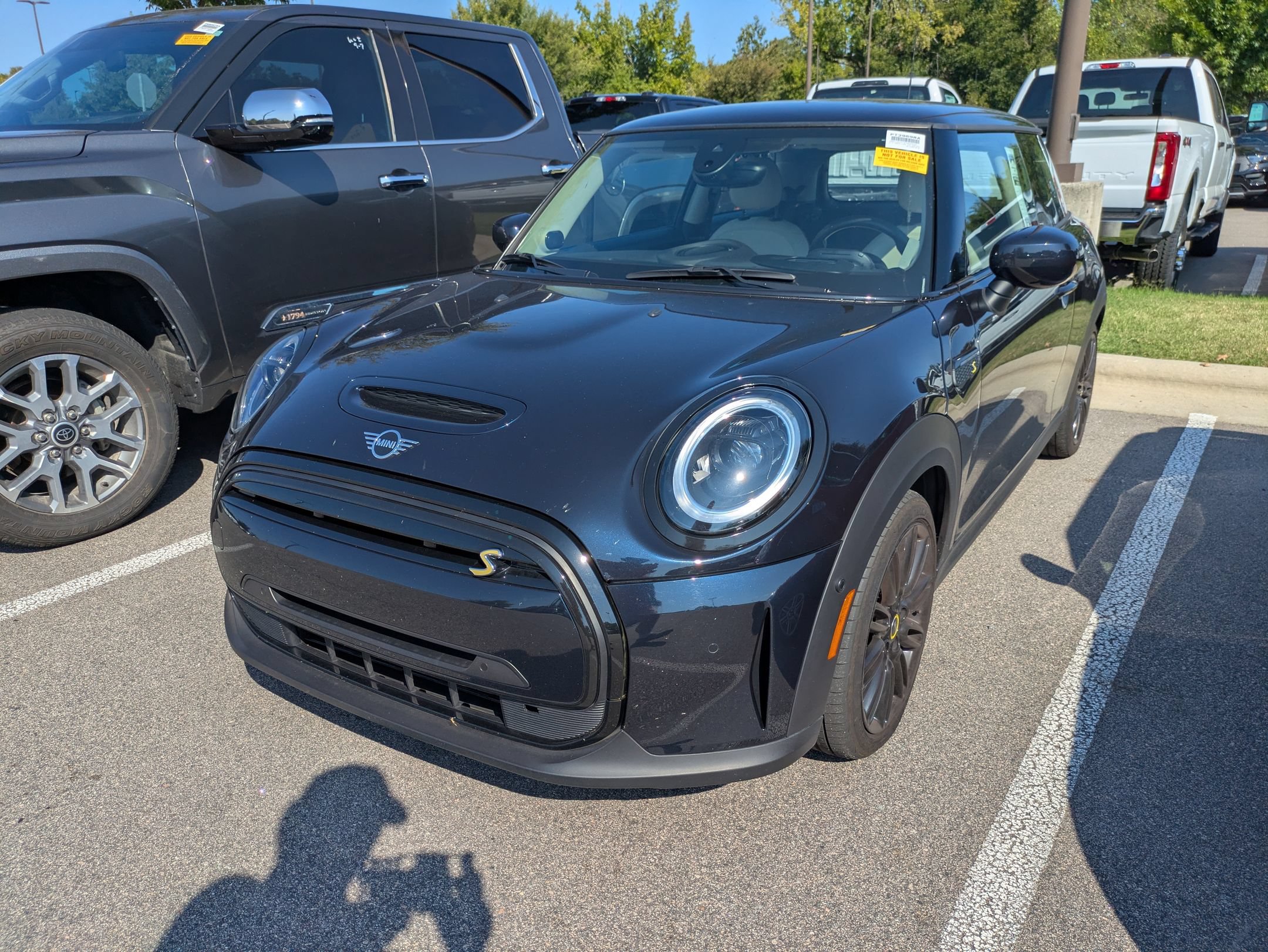 Used 2023 MINI Cooper SE FWD image 3