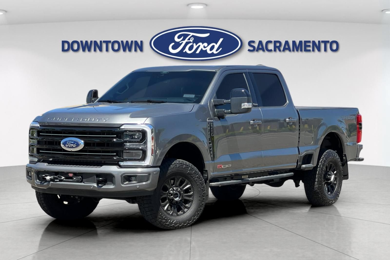 Certified 2025 Ford F250 Platinum w/ Tremor Off-Road Package AWD/4WD image 2
