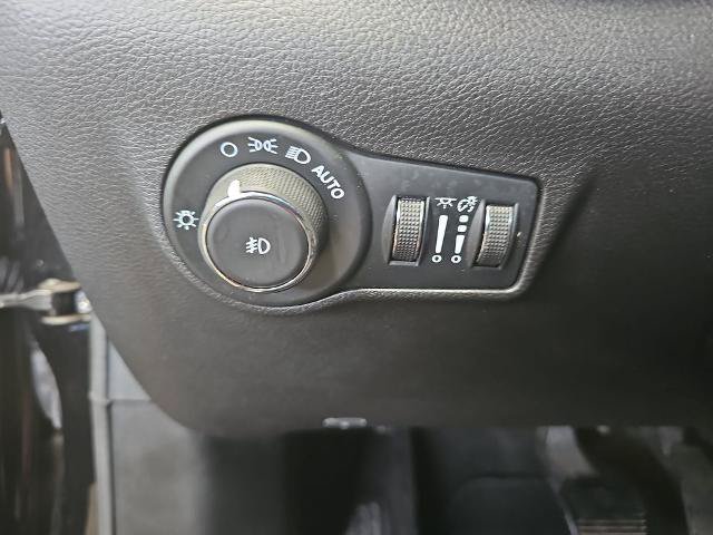 Used 2024 Jeep Compass Latitude AWD/4WD image 24