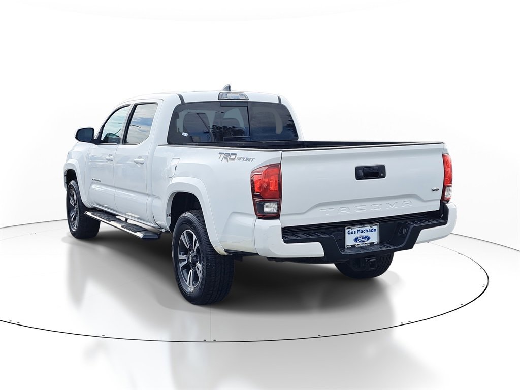 Used 2019 Toyota Tacoma TRD Sport image 2