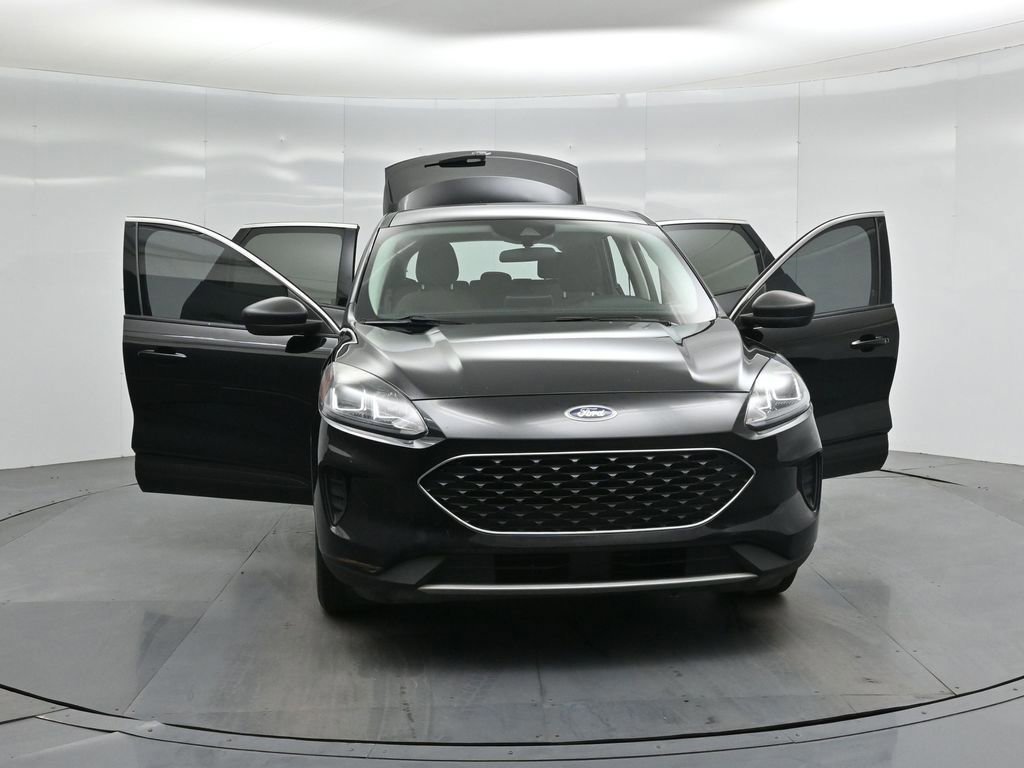 Certified 2022 Ford Escape SE image 49