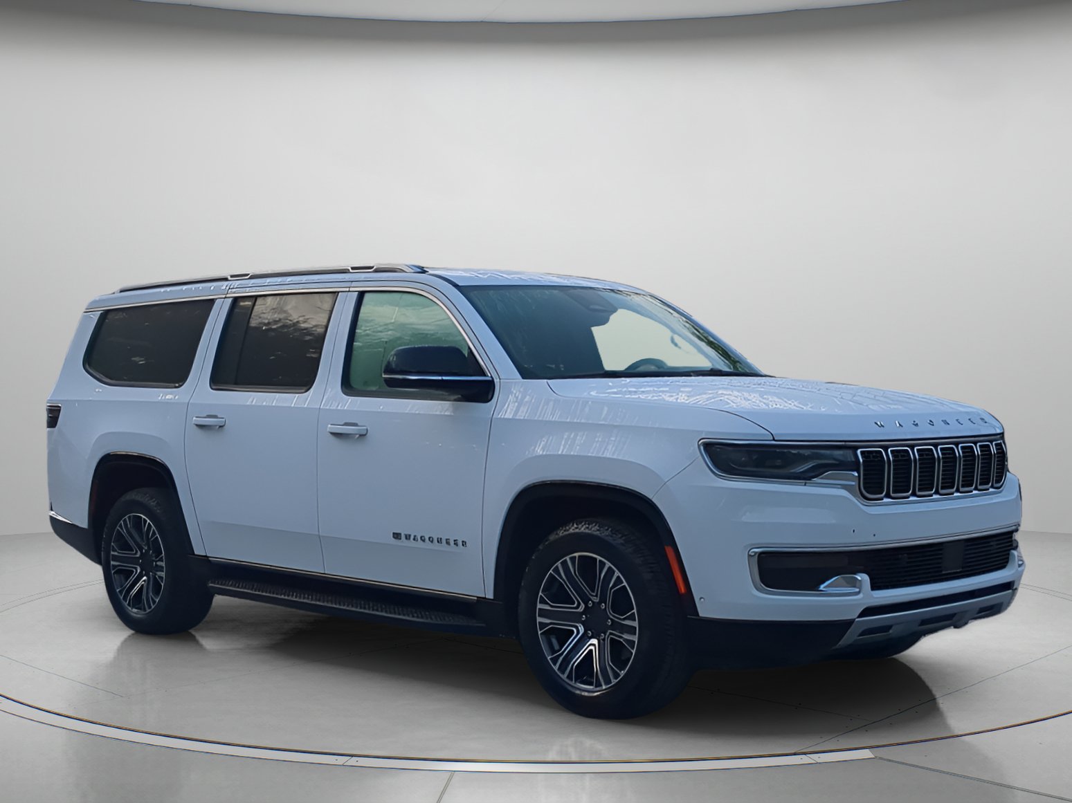 Used 2024 Jeep Wagoneer L Series II w/ Flexible Seating Group RWD image 38