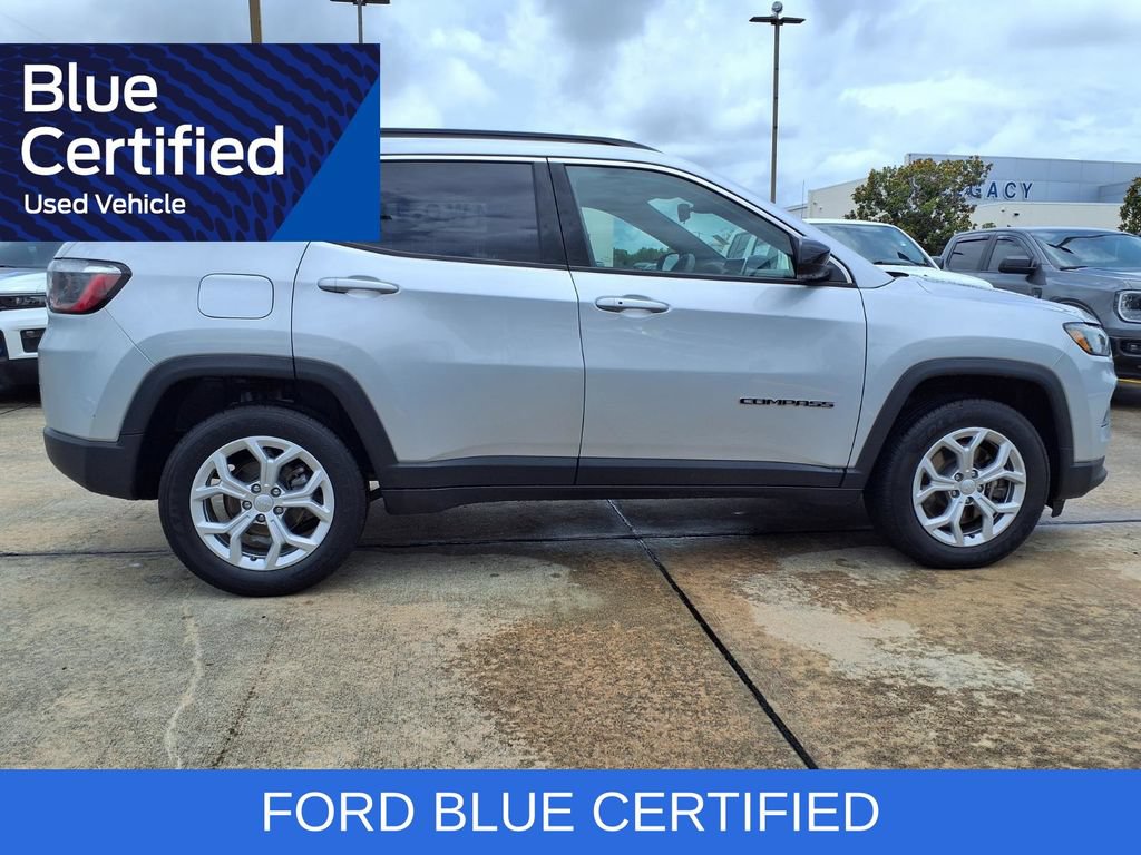 Used 2024 Jeep Compass Latitude AWD/4WD image 5