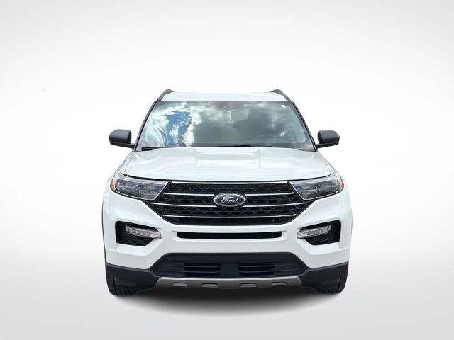 Certified 2024 Ford Explorer XLT w/ Equipment Group 202A AWD/4WD image 3