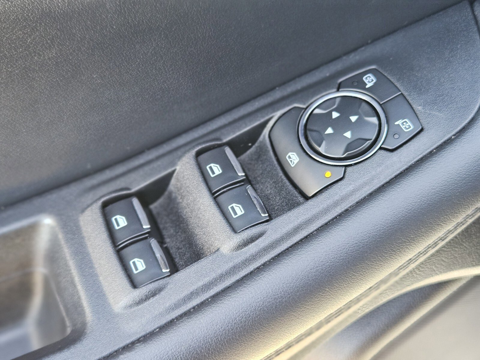 Certified 2024 Ford Edge SEL w/ Convenience Package image 18