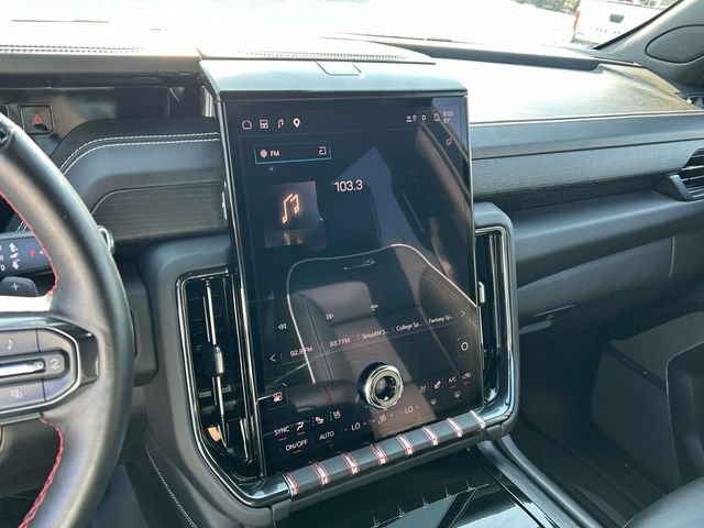 Used 2025 GMC Yukon AT4 Ultimate AWD/4WD image 25
