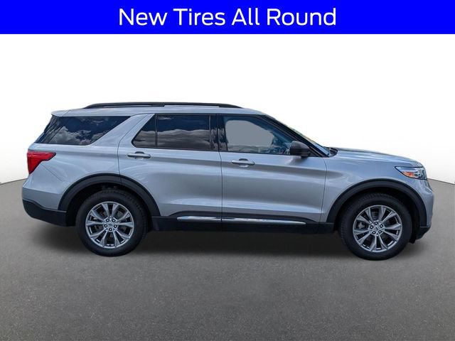 Certified 2023 Ford Explorer XLT w/ Equipment Group 202A AWD/4WD image 2