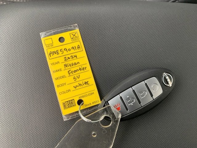 Used 2024 Nissan Frontier SV w/ SV Convenience Package image 19
