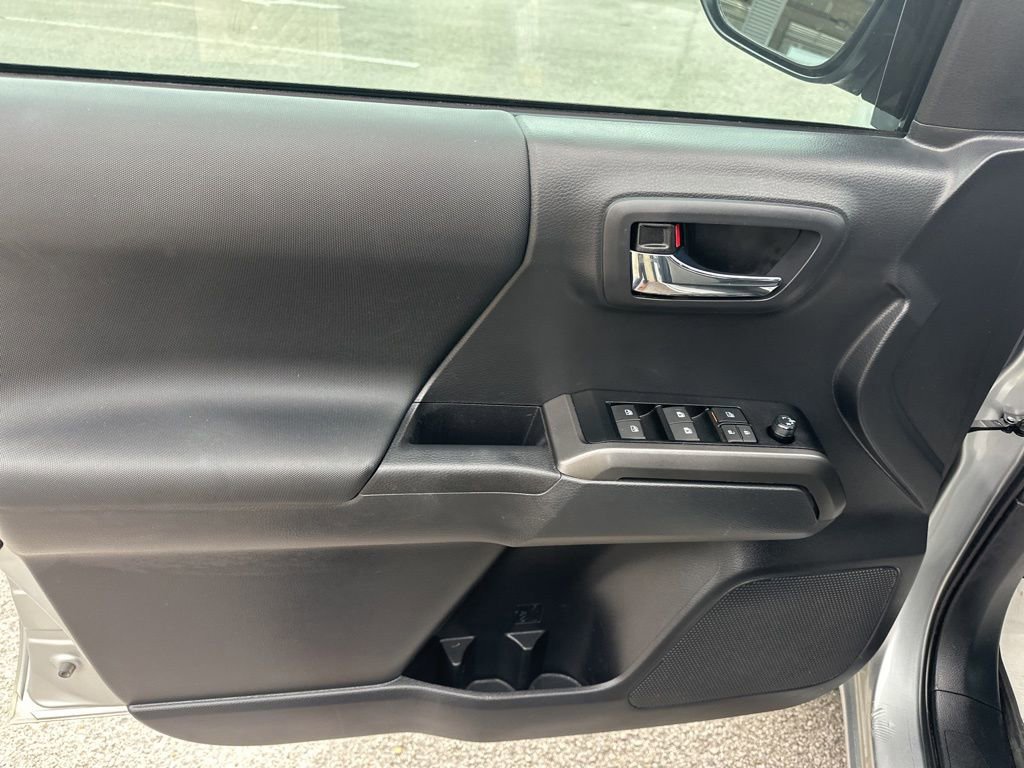 Used 2023 Toyota Tacoma TRD Sport w/ Technology Package image 13