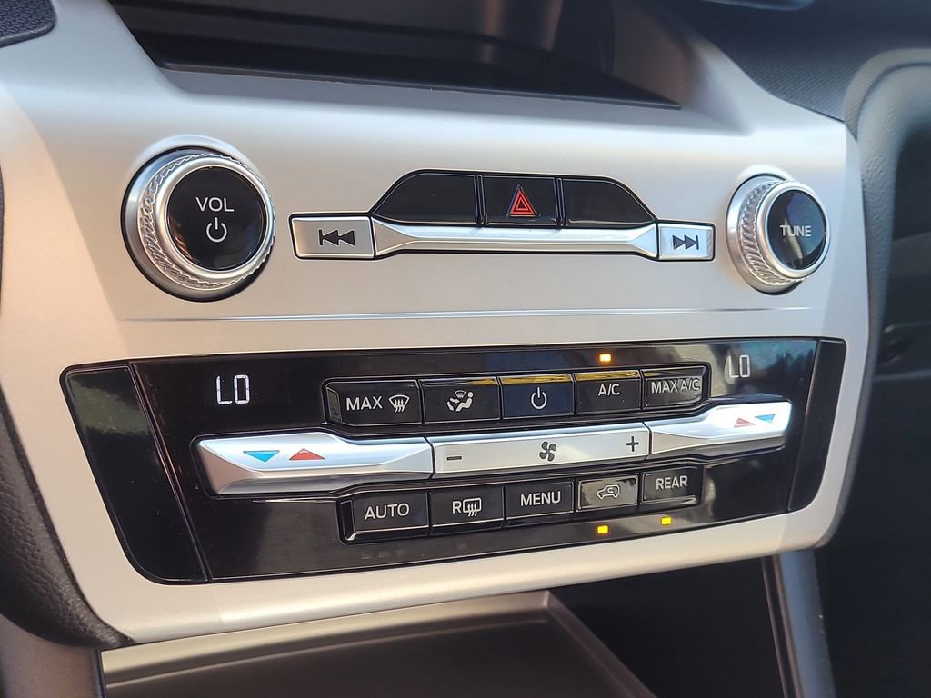 Certified 2021 Ford Explorer 2WD image 20