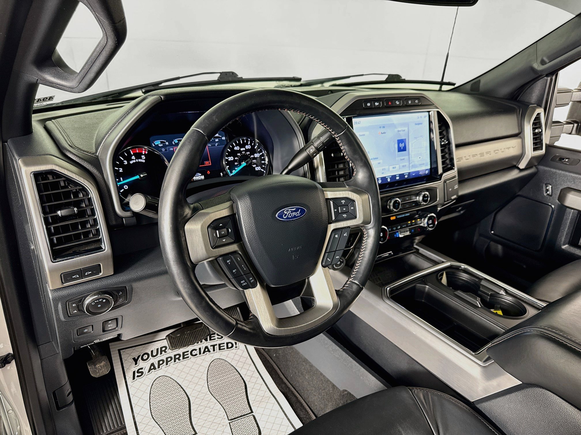 Certified 2022 Ford F350 Platinum w/ Tremor Off-Road Package AWD/4WD image 14