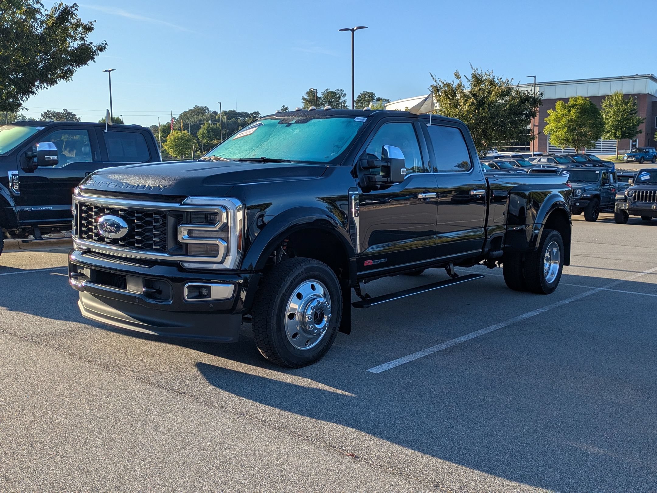Certified 2025 Ford F450 Platinum w/ Platinum Plus Package AWD/4WD image 6