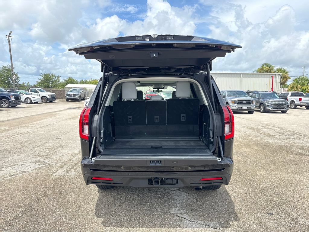 Certified 2025 Ford Expedition Active RWD image 34