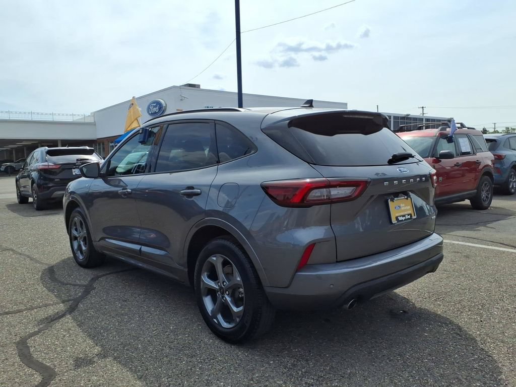 Certified 2024 Ford Escape ST-Line w/ Tech Pack #1 AWD/4WD image 9