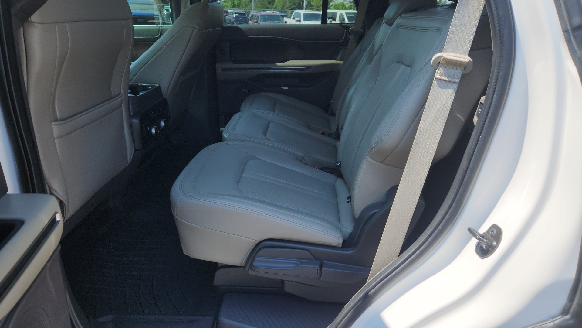 Certified 2019 Ford Expedition Limited w/ Equipment Group 302A AWD/4WD image 17