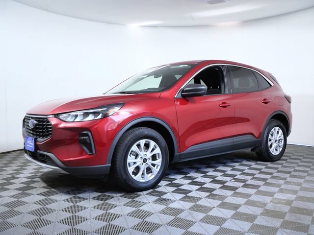 Certified 2023 Ford Escape Active AWD/4WD image 2