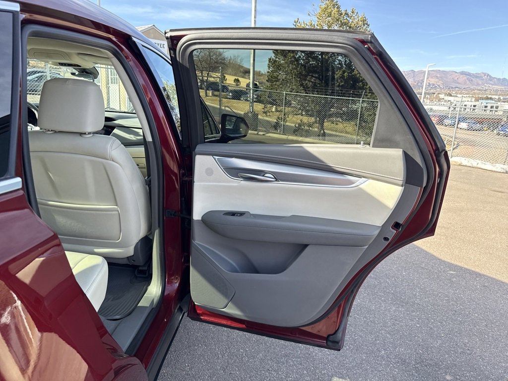 Used 2017 Cadillac XT5 Premium Luxury image 22