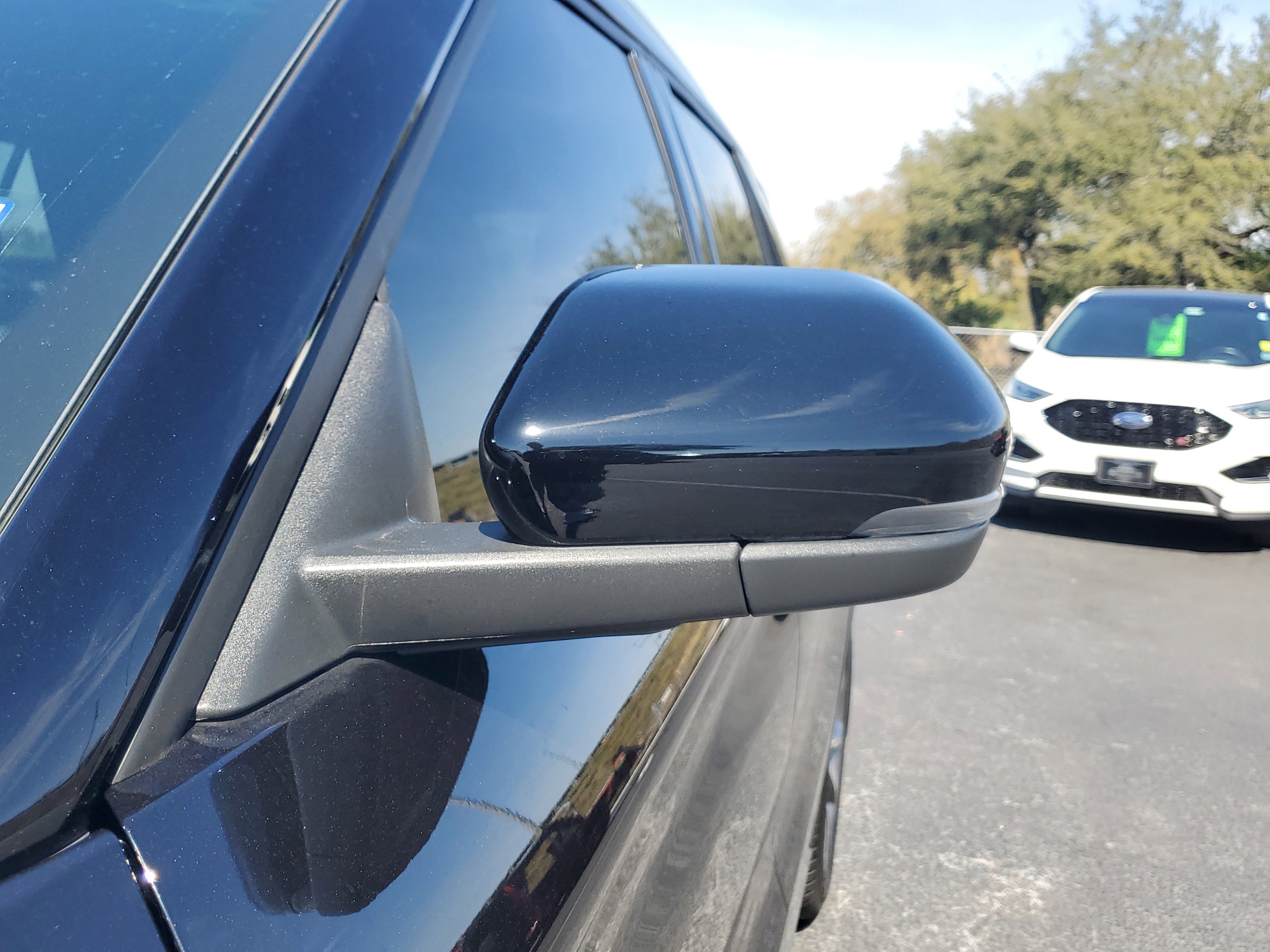 Certified 2025 Ford Explorer Platinum w/ Ultimate Package image 7