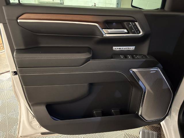 Used 2024 GMC Sierra 1500 Denali w/ Denali Reserve Package AWD/4WD image 17