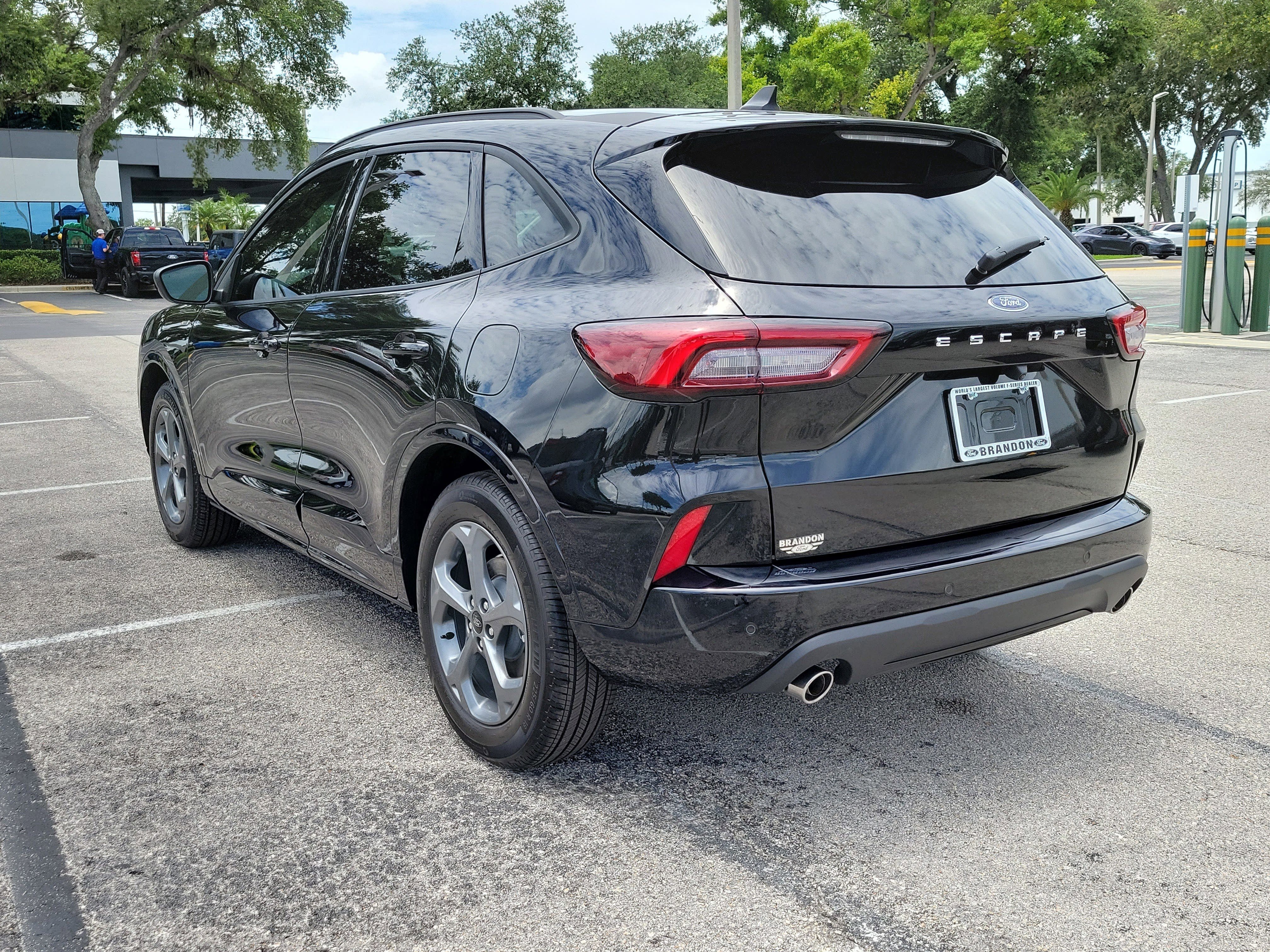 Certified 2024 Ford Escape ST-Line w/ Tech Pack #1 FWD image 7