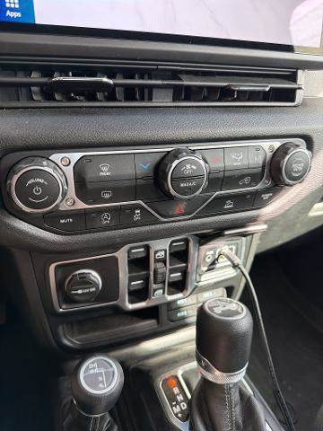 Used 2025 Jeep Wrangler Sport image 9