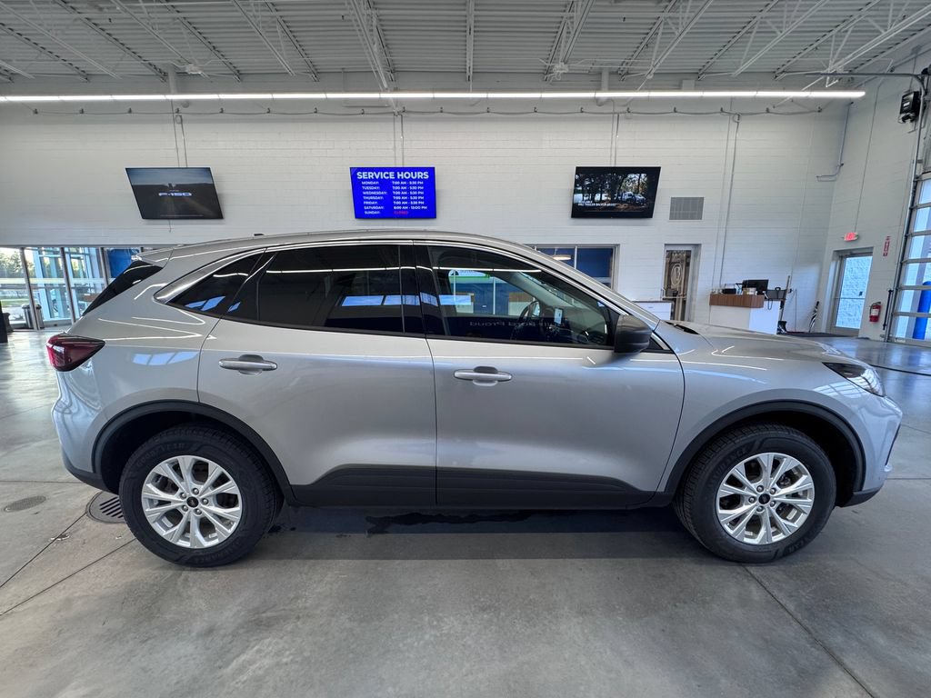 Certified 2024 Ford Escape Active AWD/4WD image 4